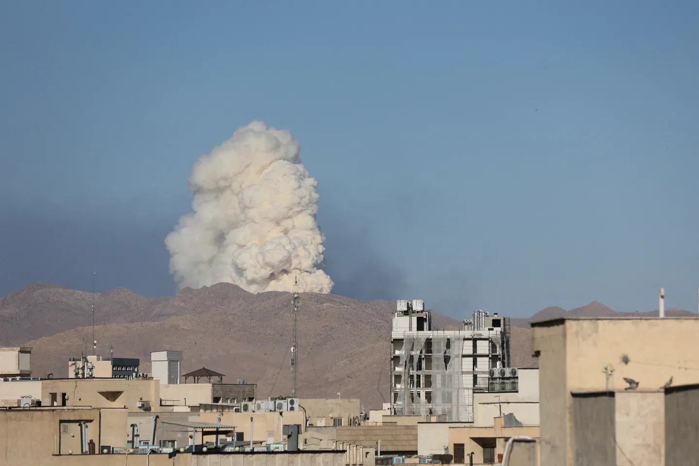 2025_06_19T174449Z_879976235_RC255FABMZ54_RTRMADP_3_IRAN_NUCLEAR_CONTAMINATION_RISKS