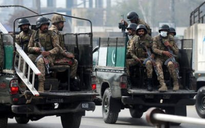 Pakistani soldiers killed in suicide attack