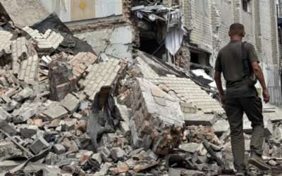 Russian strikes kill 27 across Ukraine