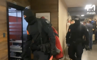 Police raid offices of leading Russian Telegram channel (VIDEOS)