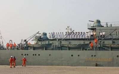 Russian warship continues African tour (PHOTOS)