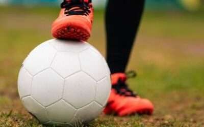 Ukrainian soccer player gets yellow card for speaking Russian