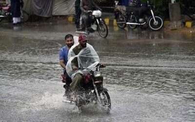 Karachi wakes up to heavy showers after days of sweltering heat