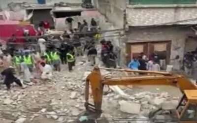 Karachi building collapse leaves several injured, five rescued from rubble