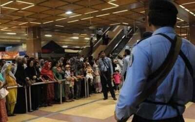 Govt imposes 5-year travel ban on Pakistanis deported from foreign countries