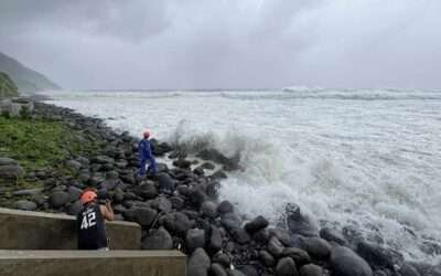 ‘Super’ typhoon brings 183mph winds – as hundreds of thousands evacuated