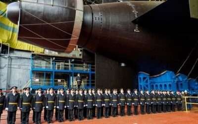 Russia launches new nuclear submarine (VIDEO)