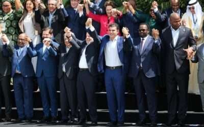 Climate summit starts with Trump-shaped hole and praise for China